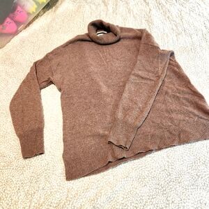 EUC Nordstrom Cashmere turtleneck women's sweater, size L
